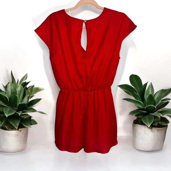 ADRIENNE Solid Drop Shoulder Red Romper size Small‎ NEW - Picture 2 of 6